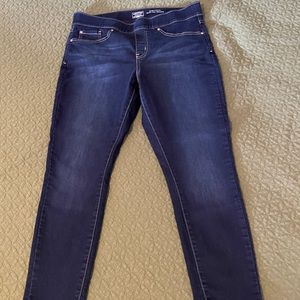 Levi’s Signature shaping Pull on Skinny Jean